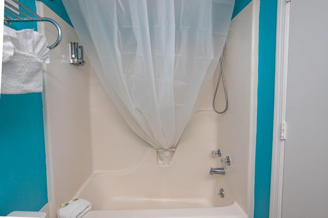 Direct Oceanfront Sea Mist Resort 21105 Миртъл Бийч Екстериор снимка